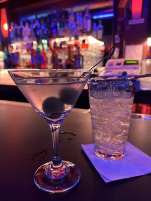 Blondie's Bar by null