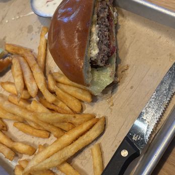 BJ's Restaurant & Brewhouse - Classic Cheeseburger* - American Near Me - Tracy, California