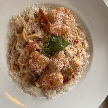 Farmhouse Restaurant - Seafood linguine - American Near Me - Newtown, Connecticut
