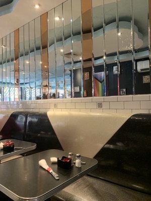 Ro's Diner by null
