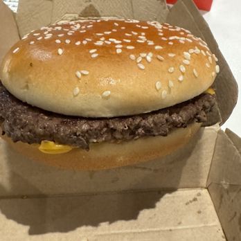 McDonald's - Quarter Pounder with Cheese - Fast Food Near Me - Manteca, California McDonald's - Quarter Pounder with Cheese - Fast Food Near Me - Manteca, California