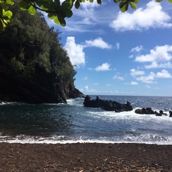Kaihalulu Red Sand Beach - Red sand beach at around 9 an - Beaches Near Me - Hana, Hawaii Kaihalulu Red Sand Beach - Red sand beach at around 9 an - Beaches Near Me - Hana, Hawaii