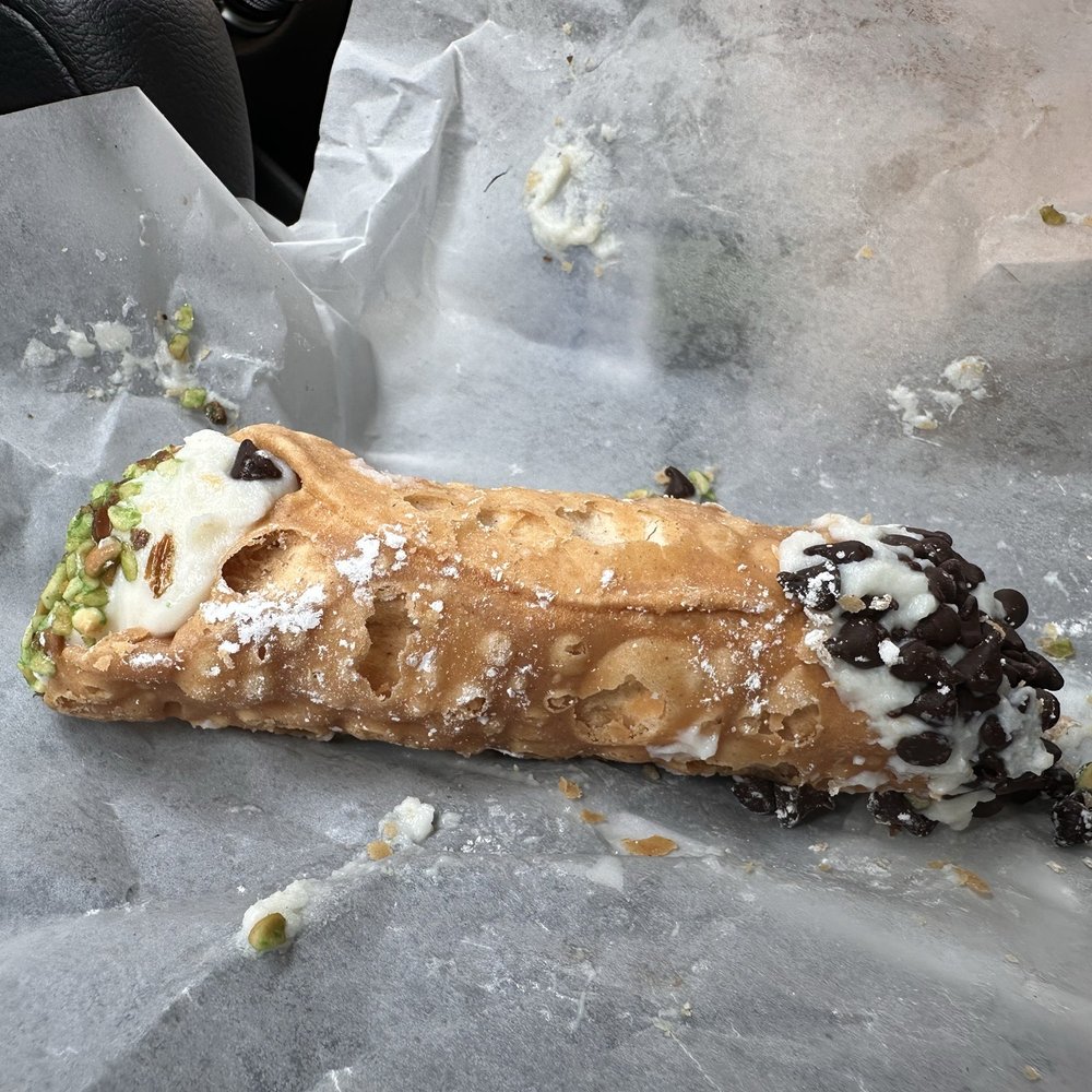 Mr. Beef - Cannoli - Fast Food Near Me - Chicago, Illinois
