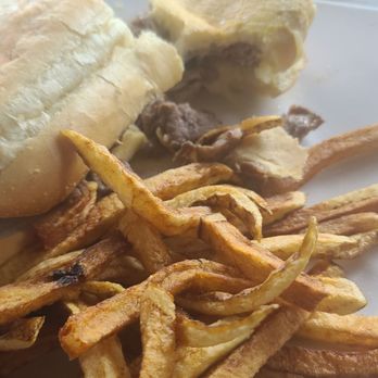 Bogey's at Duck Hollow - a burger and fries - Sports Bars Near Me - Uniontown, Pennsylvania