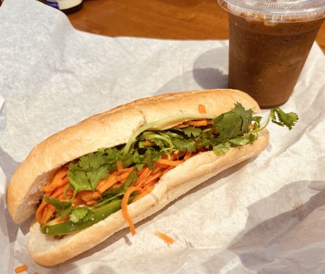 Banh Mi King by null