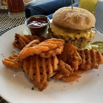 Thunder Island Brewing - Smash burger w/ sweet potato waffle fries - Breweries Near Me - Cascade Locks, Oregon Thunder Island Brewing - Smash burger w/ sweet potato waffle fries - Breweries Near Me - Cascade Locks, Oregon