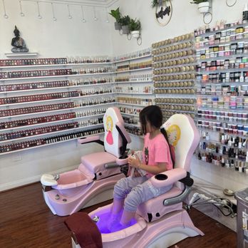 Amy Nails & Spa - Nail Salons Near Me - El Cajon, California