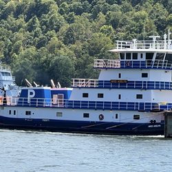Rivercrest Lighthouse Marina Restaurant and Lounge