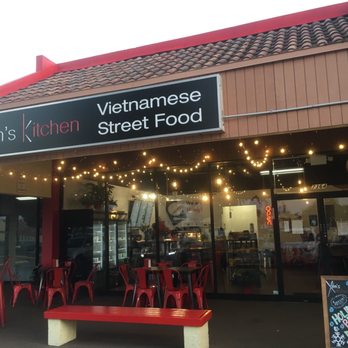 Yen's Kitchen - Outdoor seating - Vietnamese Near Me - Lake Worth, Florida Yen's Kitchen - Outdoor seating - Vietnamese Near Me - Lake Worth, Florida
