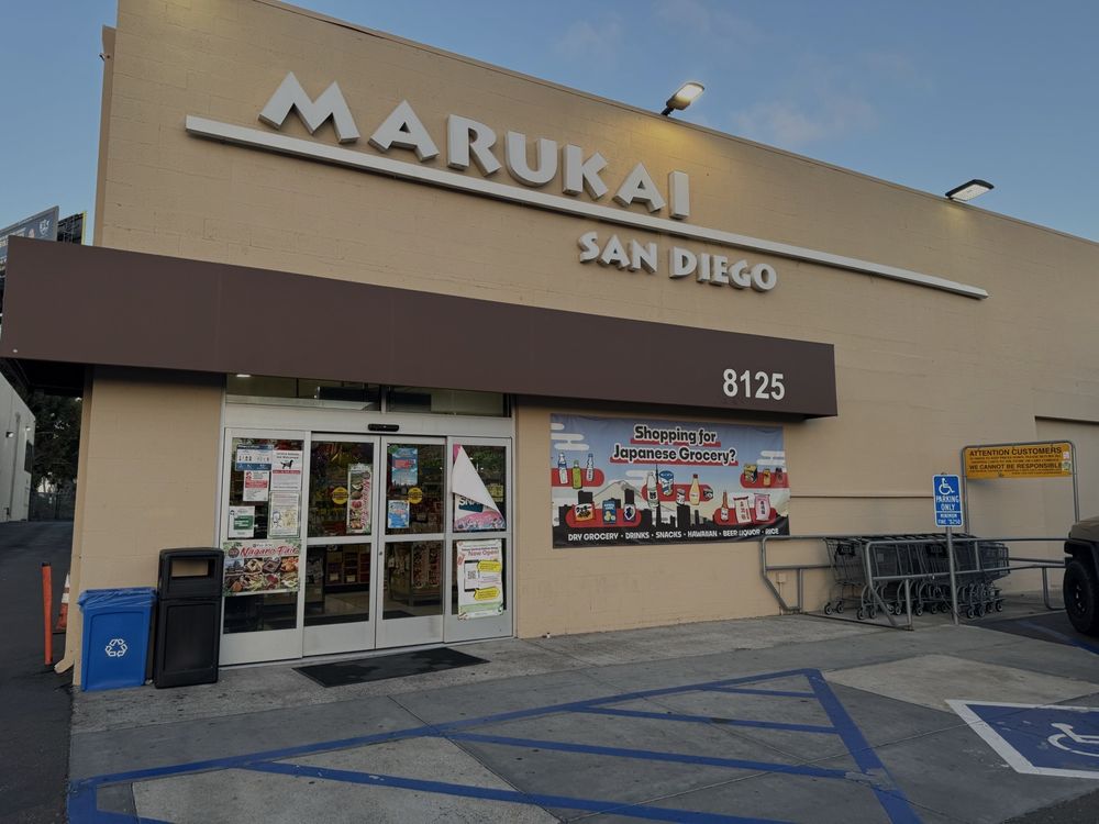 Marukai Market Logo