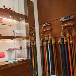 Hermès - Great belt selection!