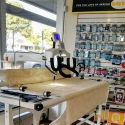Mel's Sewing & Fabric Center - Long arm Quilting machines for home and business