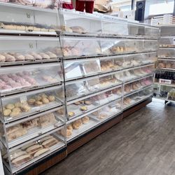 La Hacienda Panaderia y Rosticeria - Bakery choices