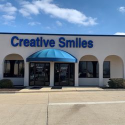 Creative Smiles Dental Care - Front of office, Creative Smiles Dental Care. Dentist in Champaign, IL.