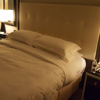 The Langham, Chicago - super comfy bed - Hotels Near Me - Chicago, Illinois The Langham, Chicago - super comfy bed - Hotels Near Me - Chicago, Illinois