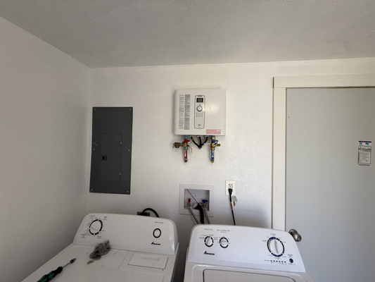 Sparky G Electric & Plumbing Logo