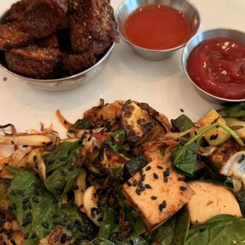 Lula Cafe - Tofu and Vegetable Scramble - New American Near Me - Chicago, Illinois