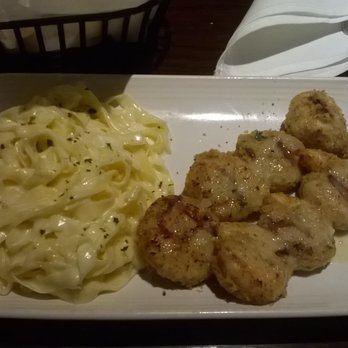 Carrabba's Italian Grill - Grilled Scallops with a side of Fettuccine Alfredo. - Italian Near Me - Morrow, Georgia Carrabba's Italian Grill - Grilled Scallops with a side of Fettuccine Alfredo. - Italian Near Me - Morrow, Georgia