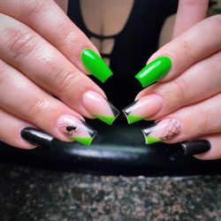 G Nails