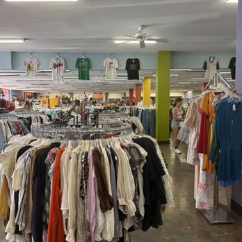 Buffalo Exchange - Women's Clothing Near Me - Austin, Texas