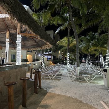 Occidental Costa Cancún - The beach bar at night - Hotels Near Me - Cancún, ROO