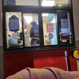 7 people standing around while you wait 30 minutes in the drive thru for a hamburger. 7 people standing around while you wait 30 minutes in the drive thru for a hamburger.