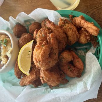 Wee Pub Beach - Fried wild shrimp with champagne - Irish Pub Near Me - Jekyll Island, Georgia Wee Pub Beach - Fried wild shrimp with champagne - Irish Pub Near Me - Jekyll Island, Georgia