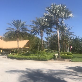 Discovery Cove - Amusement Parks Near Me - Orlando, Florida