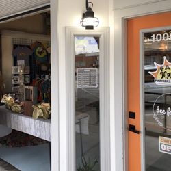 Farm Hippie Farmers Market - Open door entrance next to the front door.