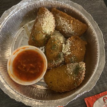 Mama B’s Pizzeria - FRIED RAVIOLI (10) - Pizza Near Me - Wesley Chapel, Florida