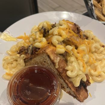 Loby’s on CLE - Brisket Mac and Cheese Melt - Breakfast & Brunch Near Me - Canton, Ohio