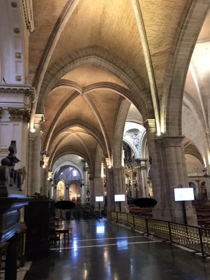 Valencia Cathedral by null