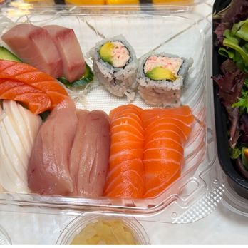 Noma Sushi - Nigiri and delicious California rolls - Sushi Bars Near Me - San Mateo, California