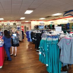 Scrubs & Beyond - Huge selection, helpful staff, & beautifully decorated!