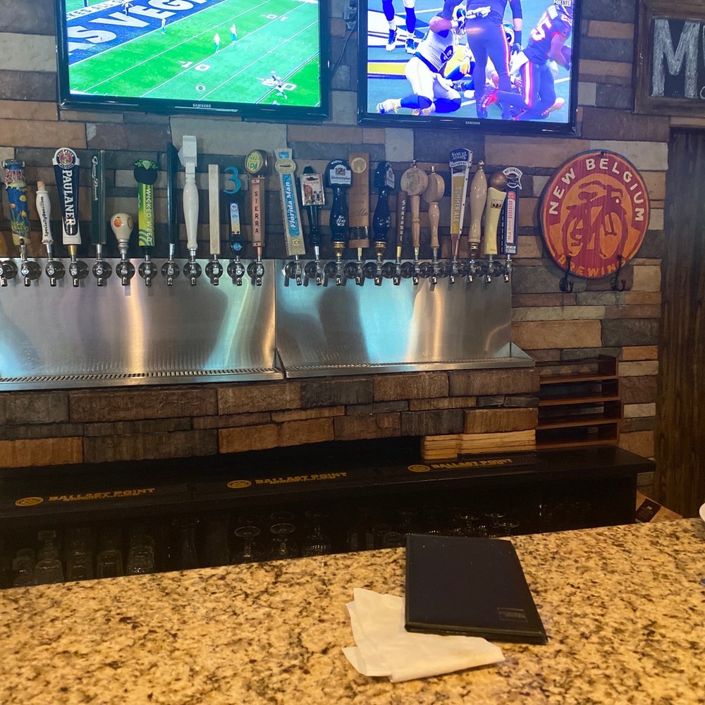 Mike's Pizza and Pub - Pizza Near Me - Largo, Florida Mike's Pizza and Pub - Pizza Near Me - Largo, Florida