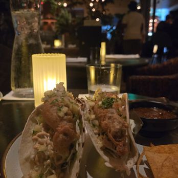 Earls Kitchen + Bar - Cocktail Bars Near Me - Honolulu, Hawaii Earls Kitchen + Bar - Cocktail Bars Near Me - Honolulu, Hawaii