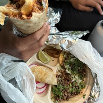 Tacos Molina - chicken burrito, also really good - Tacos Near Me - San Jose, California Tacos Molina - chicken burrito, also really good - Tacos Near Me - San Jose, California