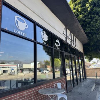 TRO Coffee - Outside - Coffee & Tea Near Me - Glendora, California TRO Coffee - Outside - Coffee & Tea Near Me - Glendora, California