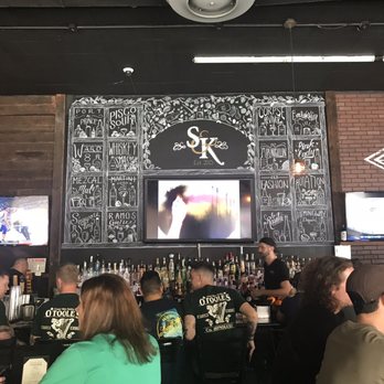 Smith & Kings - Cocktail Bars Near Me - Honolulu, Hawaii