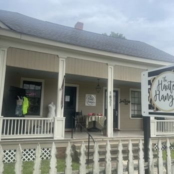 The Haute Hanger - Women's Clothing Near Me - Liberty, Texas The Haute Hanger - Women's Clothing Near Me - Liberty, Texas