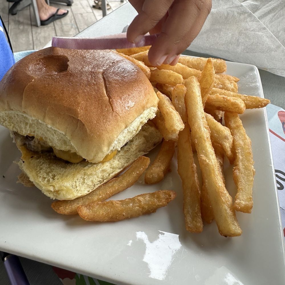 Kids cheeseburger