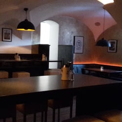 73 Burger Bar - Zu heiss um drinnen zu sitzen!