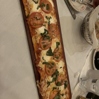 Maggiano's - Margherita Flatbread - Italian Near Me - Las Vegas, Nevada Maggiano's - Margherita Flatbread - Italian Near Me - Las Vegas, Nevada