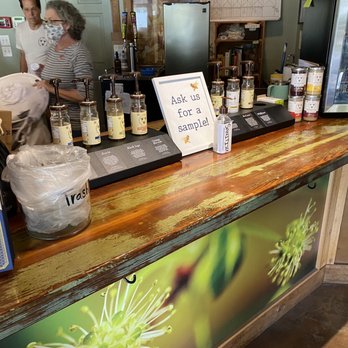 Savannah Bee Company - Honey Tasting - Cosmetics & Beauty Supply Near Me - Savannah, Georgia Savannah Bee Company - Honey Tasting - Cosmetics & Beauty Supply Near Me - Savannah, Georgia