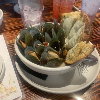 Barnyard Crafthouse & Eatery - Green Mussels - New American Near Me - Tucson, Arizona