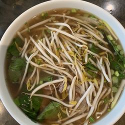 Bonjour Pho - Excellent Pho Tai!