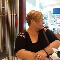Salon Giuliano - Side profile