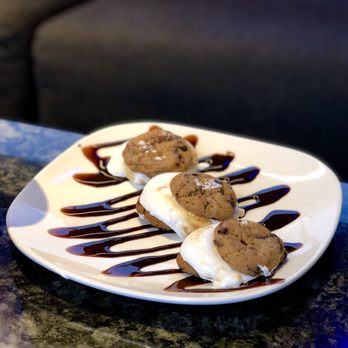 Topgolf - Smore's bites - SO sweet, good to share - New American Near Me - Brooklyn Center, Minnesota