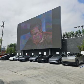 Tesla Diner - Watching Star Trek episode! - Diners Near Me - West Hollywood, California Tesla Diner - Watching Star Trek episode! - Diners Near Me - West Hollywood, California