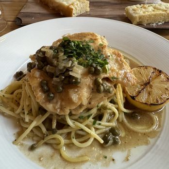 VIVO Italian Kitchen - Chicken picatta 5/5 - Italian Near Me - Universal City, California VIVO Italian Kitchen - Chicken picatta 5/5 - Italian Near Me - Universal City, California